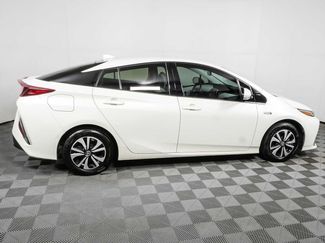 Used 2017 Toyota Prius Prime Advanced FWD video 2