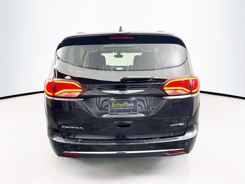 Used 2020 Chrysler Pacifica Limited FWD image 7