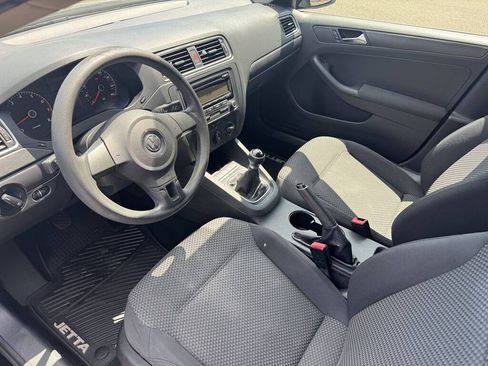 Used 2011 Volkswagen Jetta Sedan FWD image 10