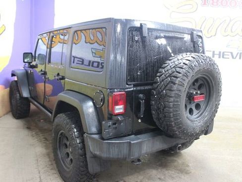 Used 2017 Jeep Wrangler Unlimited Rubicon w/ Dual Top Group AWD/4WD image 6