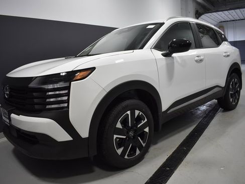 New 2026 Nissan Kicks SV image 1