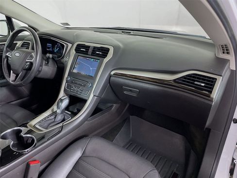 Used 2016 Ford Fusion SE w/ Equipment Group 202A FWD image 33