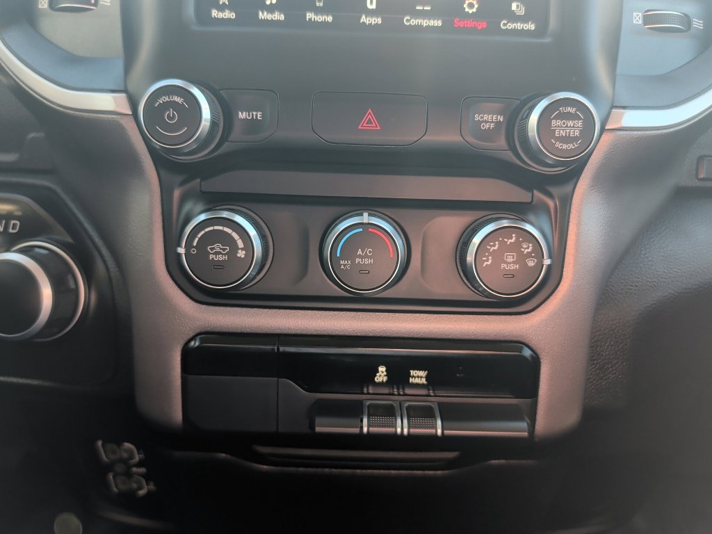 Used 2020 RAM 1500 Big Horn AWD/4WD image 42