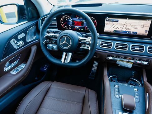 New 2026 Mercedes-Benz GLS 450 4MATIC image 14