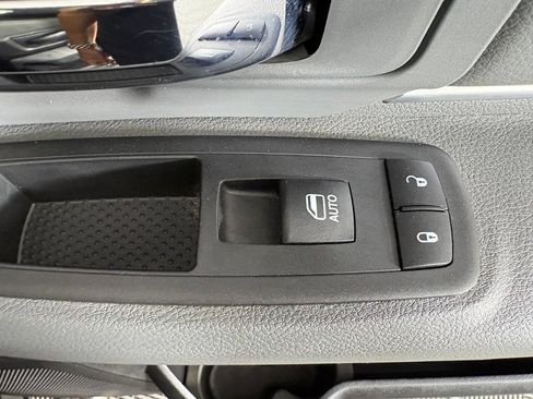 Used 2018 RAM 1500 Big Horn AWD/4WD image 39