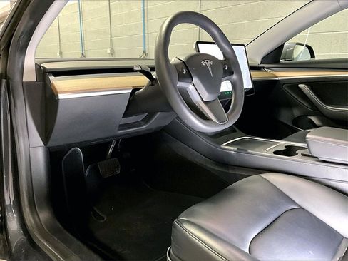 Used 2021 Tesla Model 3 Long Range image 4
