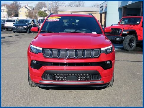Certified 2022 Jeep Compass Limited w/ (RED) Package image 3