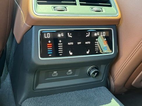 Used 2022 Audi A6 Premium Plus w/ Premium Plus Package AWD/4WD image 29