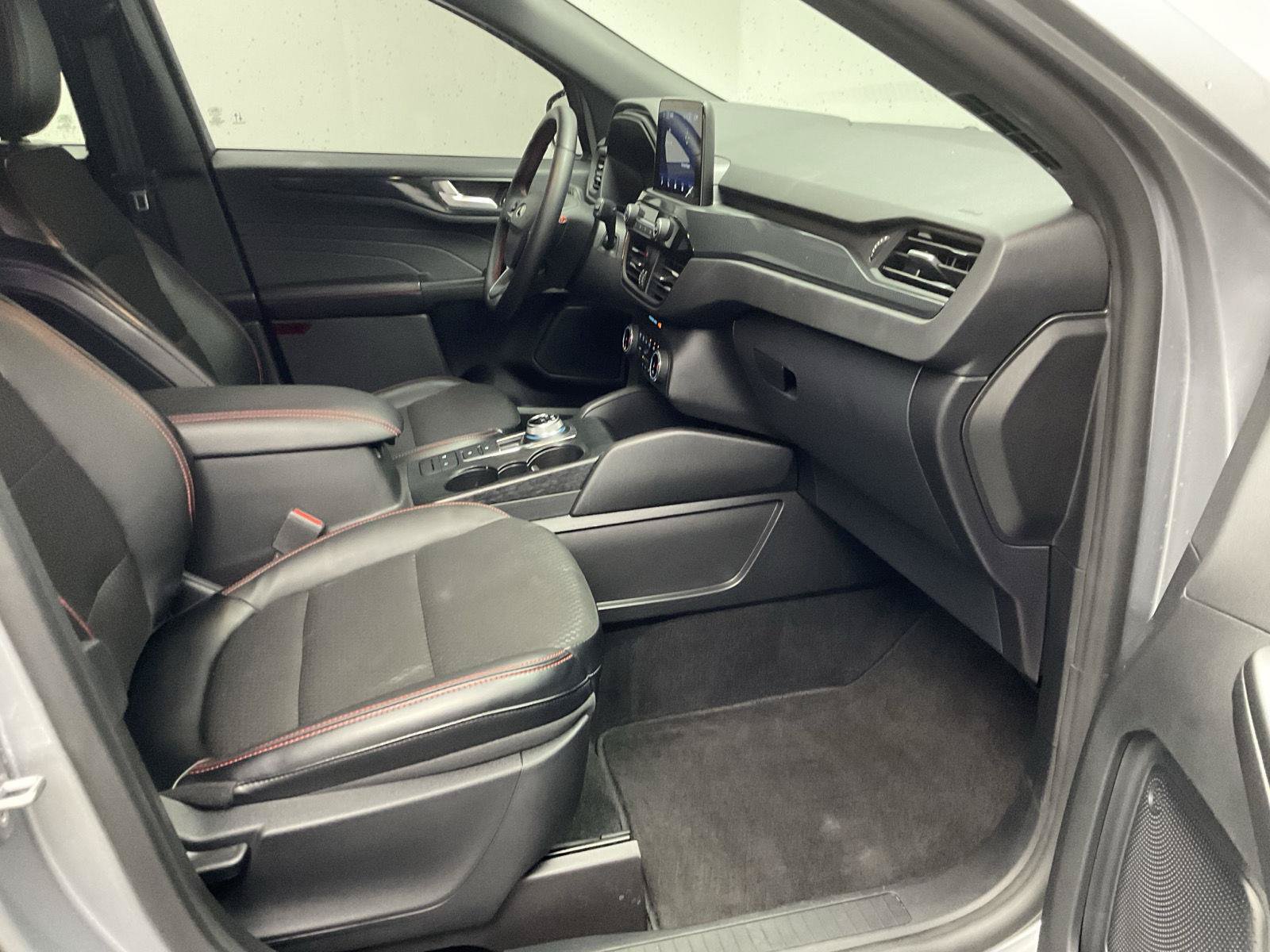 Used 2024 Ford Escape ST-Line AWD/4WD image 23