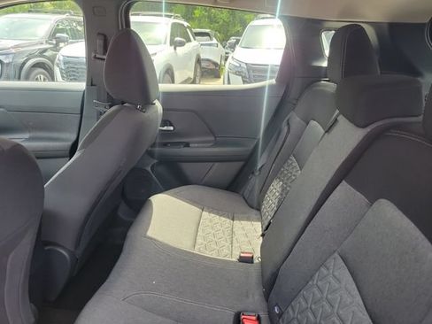 Used 2025 Nissan Kicks SV FWD image 11