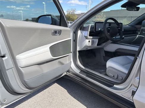 Certified 2025 Hyundai Ioniq 6 SEL image 10