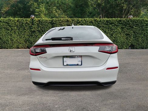 Used 2024 Honda Civic EX-L image 5