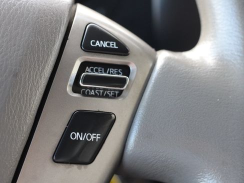 Used 2017 Nissan NV 3500 SV RWD image 17