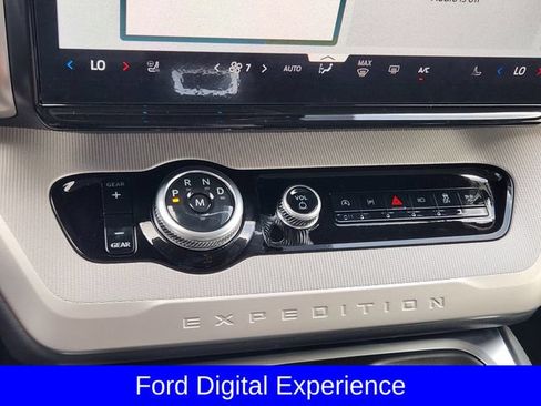 New 2026 Ford Expedition Active RWD image 19
