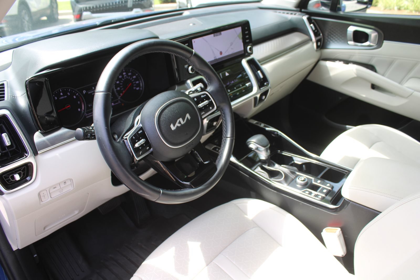 Certified 2022 Kia Sorento SX FWD image 23