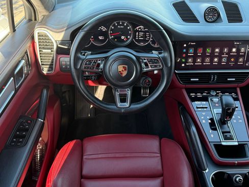 Certified 2023 Porsche Cayenne Turbo AWD/4WD image 15