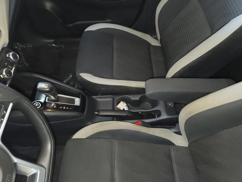 Used 2020 Nissan Versa SV FWD image 17