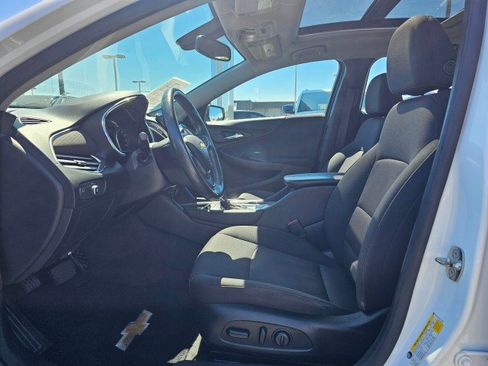 Used 2018 Chevrolet Malibu LT FWD image 27