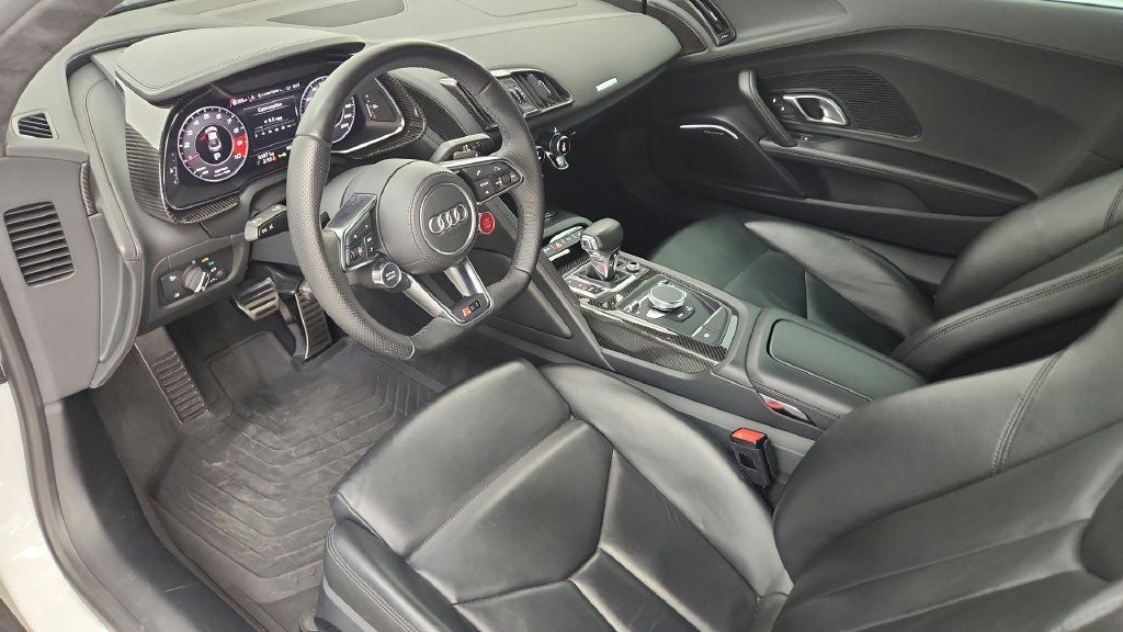 Used 2018 Audi R8 V10 RWD image 14