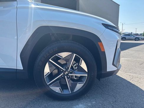 Certified 2026 Hyundai Tucson SEL Plus AWD/4WD image 2