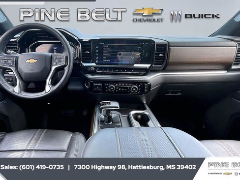 Used 2023 Chevrolet Silverado 1500 High Country w/ Technology Package AWD/4WD image 16