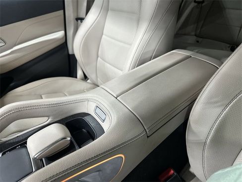 Used 2020 Mercedes-Benz GLE 350 4MATIC image 27