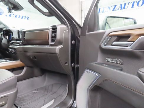 Used 2024 Chevrolet Silverado 1500 High Country image 30
