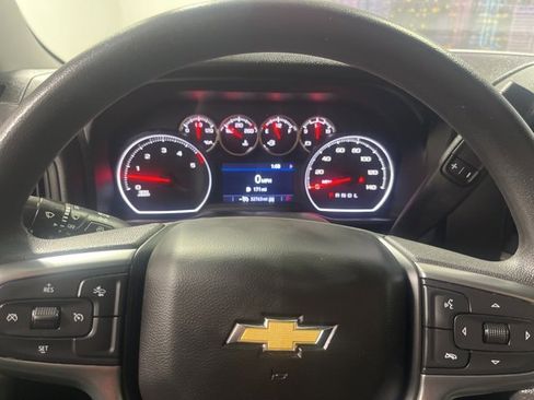 Used 2022 Chevrolet Silverado 2500 Custom w/ Custom Value Package image 11