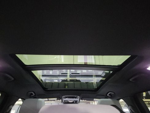 New 2026 Land Rover Range Rover Velar Dynamic SE image 27