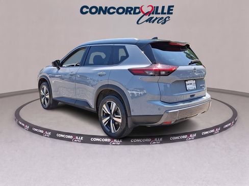 Certified 2025 Nissan Rogue SL w/ SL Premium Package AWD/4WD image 5