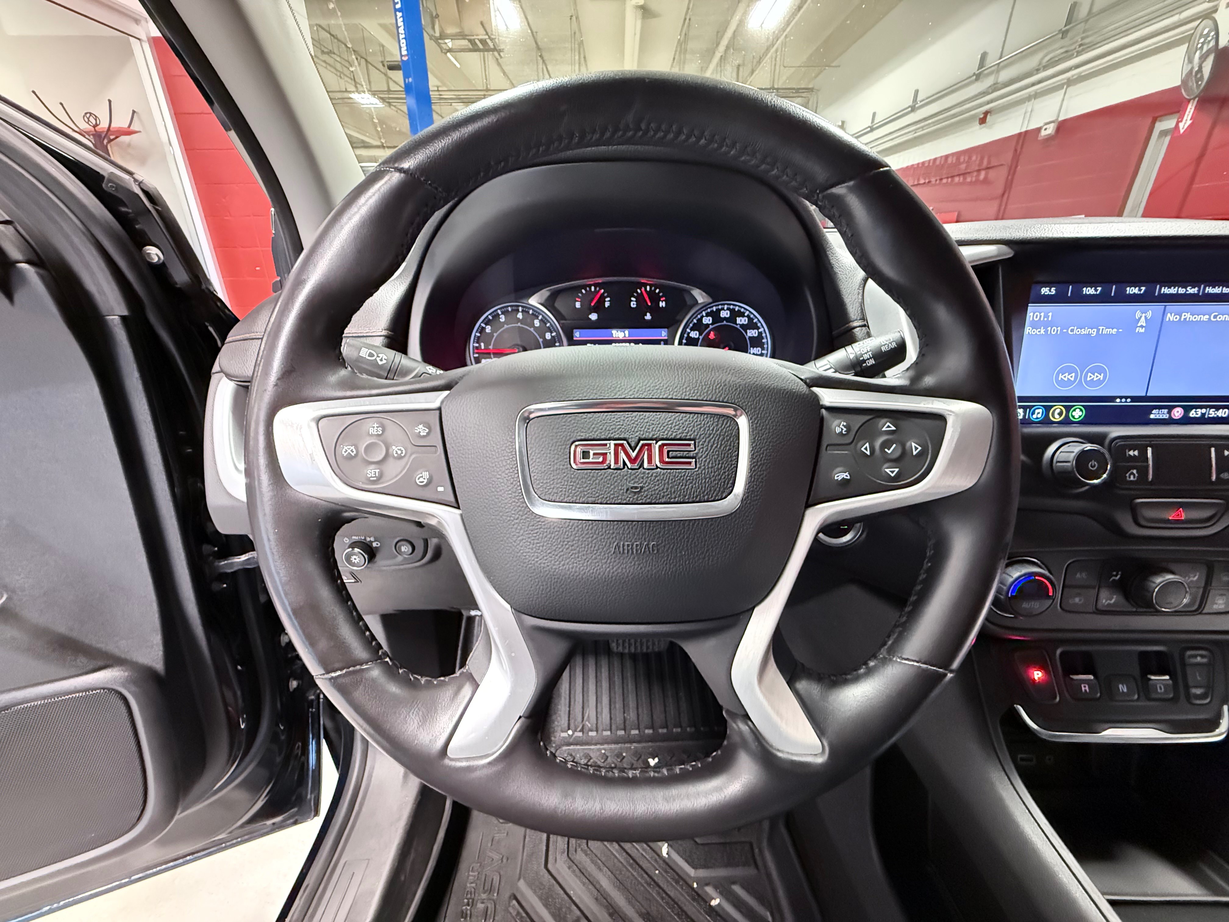 Used 2020 GMC Terrain SLT w/ Preferred Package FWD image 22