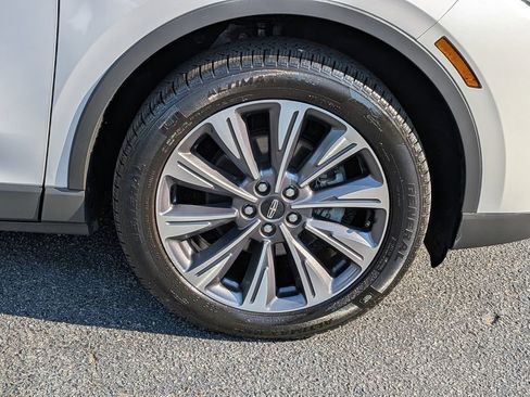 Used 2021 Lincoln Corsair Reserve w/ Elements Package FWD image 11