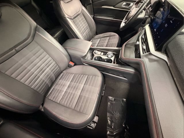 Used 2025 Ford Explorer ST-Line AWD/4WD image 25