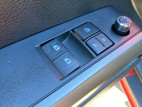 Used 2016 Toyota Tacoma TRD Sport w/ Towing Package image 13