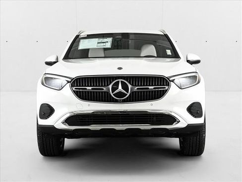 New 2025 Mercedes-Benz GLC 350e 4MATIC image 2