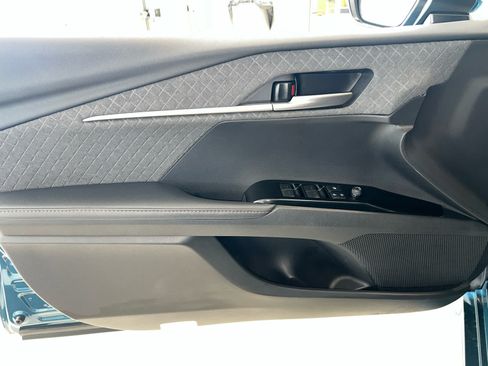 Used 2025 Toyota Camry XLE FWD image 5