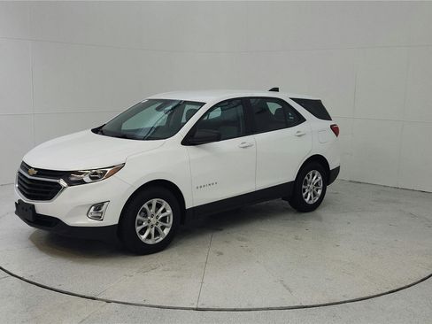 Used 2021 Chevrolet Equinox LS FWD image 3
