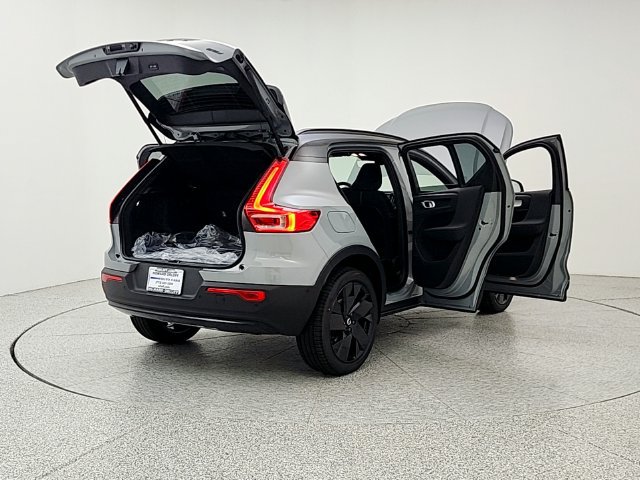 New 2026 Volvo XC40 B5 Ultra w/ Protection Package Premier AWD/4WD image 11