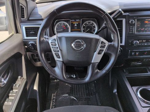 Used 2019 Nissan Titan SV w/ SV Convenience Package RWD image 19