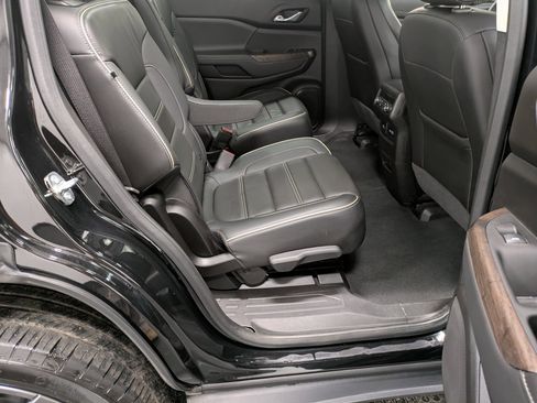 Used 2023 GMC Acadia Denali w/ Black Diamond Edition image 25