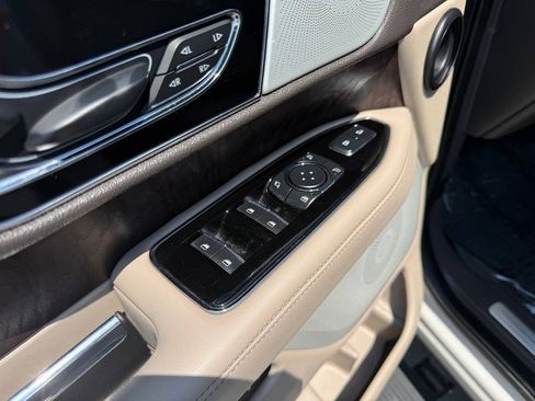 Used 2022 Lincoln Navigator Reserve AWD/4WD image 35