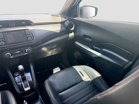 Used 2019 Nissan Kicks SR w/ SR Premium Package image 21