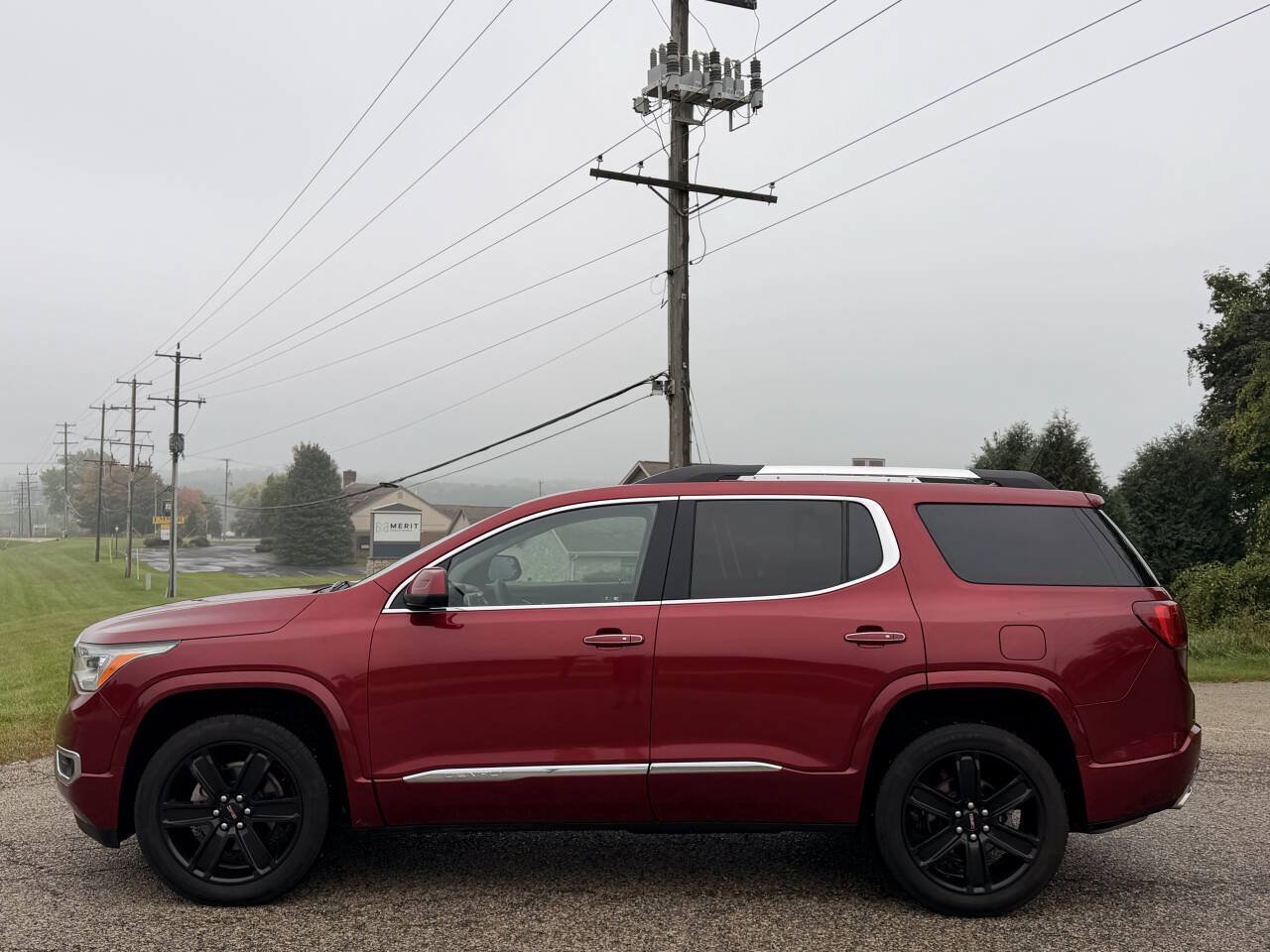 Used 2019 GMC Acadia Denali AWD/4WD image 2
