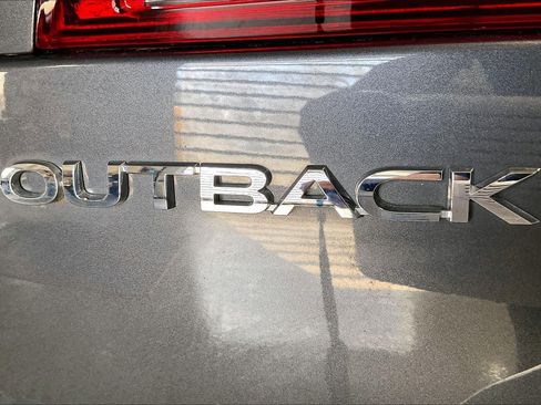 Used 2019 Subaru Outback 2.5i Limited AWD/4WD image 10