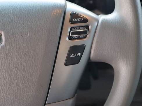 Used 2018 Nissan NV 2500 SV RWD image 13