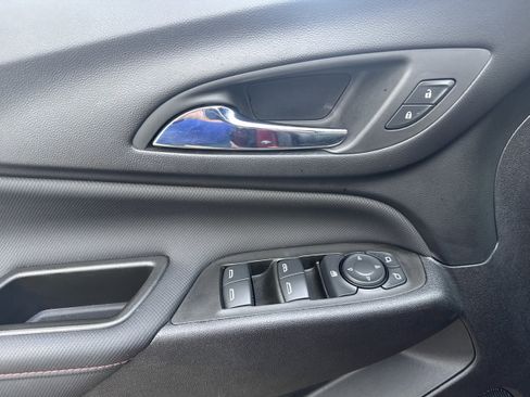 Used 2024 Chevrolet Equinox RS w/ RS Leather Package image 8