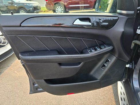 Used 2016 Mercedes-Benz GL 450 4MATIC w/ Premium I Package image 11