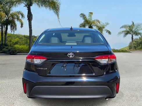 Used 2024 Toyota Corolla LE FWD image 5