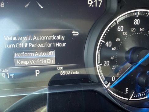 Used 2023 Toyota Venza LE AWD/4WD image 11