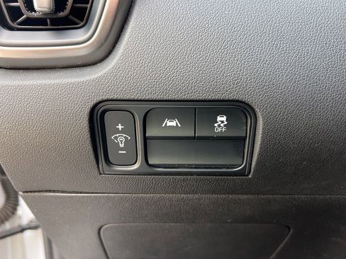 Used 2022 Kia Sorento S image 12